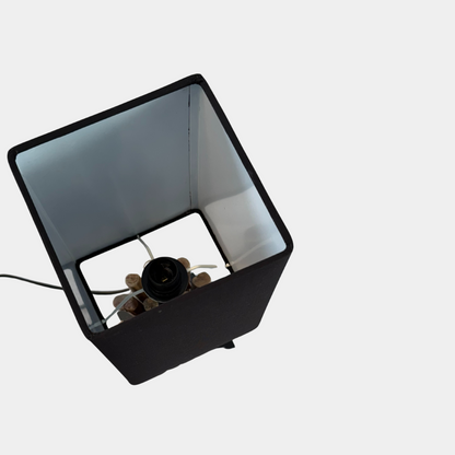 Adora pöytävalaisin