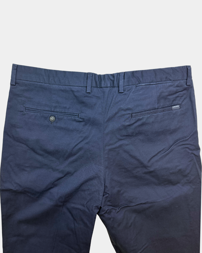 Lacoste chinot tummansininen – FR 44 / US 34, uusi