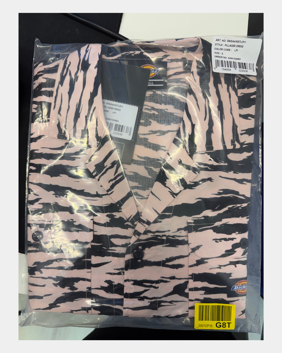 Dickies Pillager Dress paitamekko, vaaleanpunainen tiikerikuvio, koko S – uusi