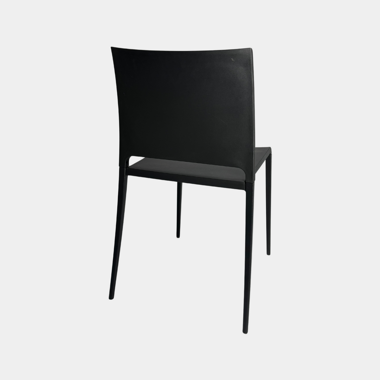 Pedrali Mya 700 -tuoli, musta