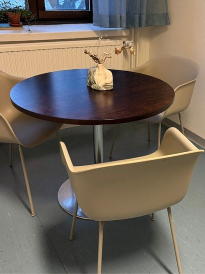 Muuto Fiber-tuoli käsinojilla - harmaa